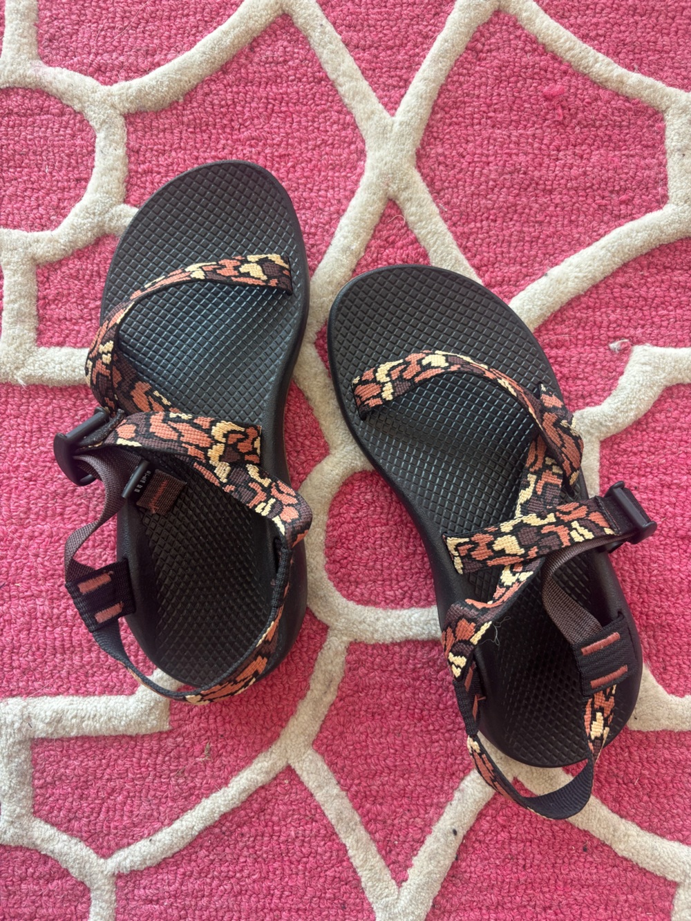 CHACO Women's Outdoor Sport Sandals - Black with Coral Pattern